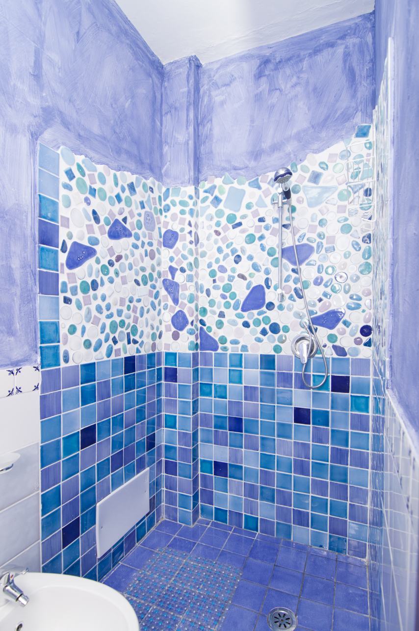 Doccia con mosaici di Vietri - Casa Vacanze Xenia Cilento