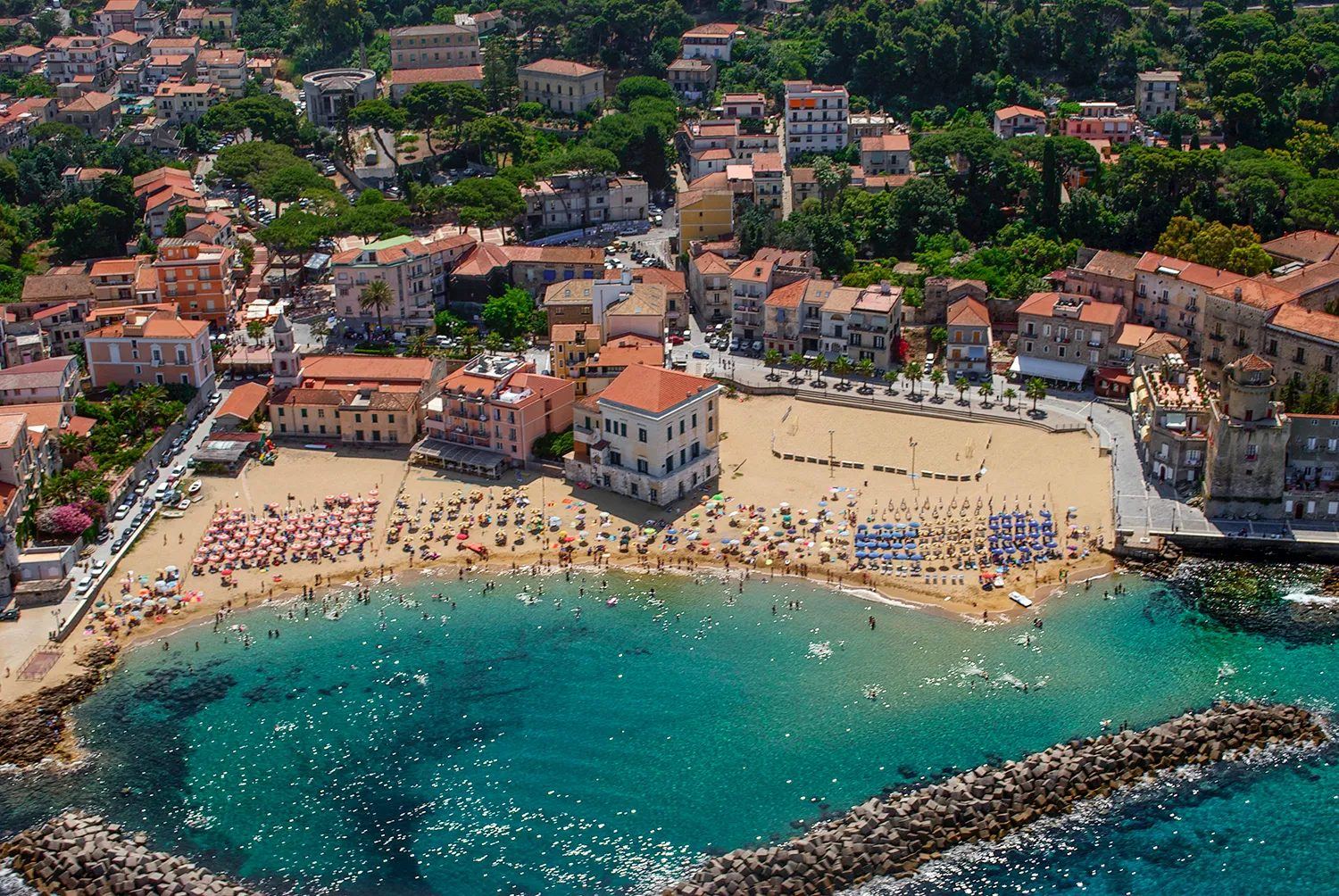 Borgo di Santa Maria di Castellabate al tramonto - costa del Cilento